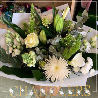 Crisp White Handtied in Water - Green and White Mix 